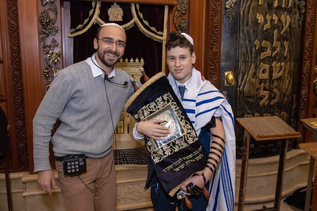 ארגון בר מצווה בכותל המערבי וביקור במוזיאון ישראל: שילוב בין קדושה, מסורת ואמנות