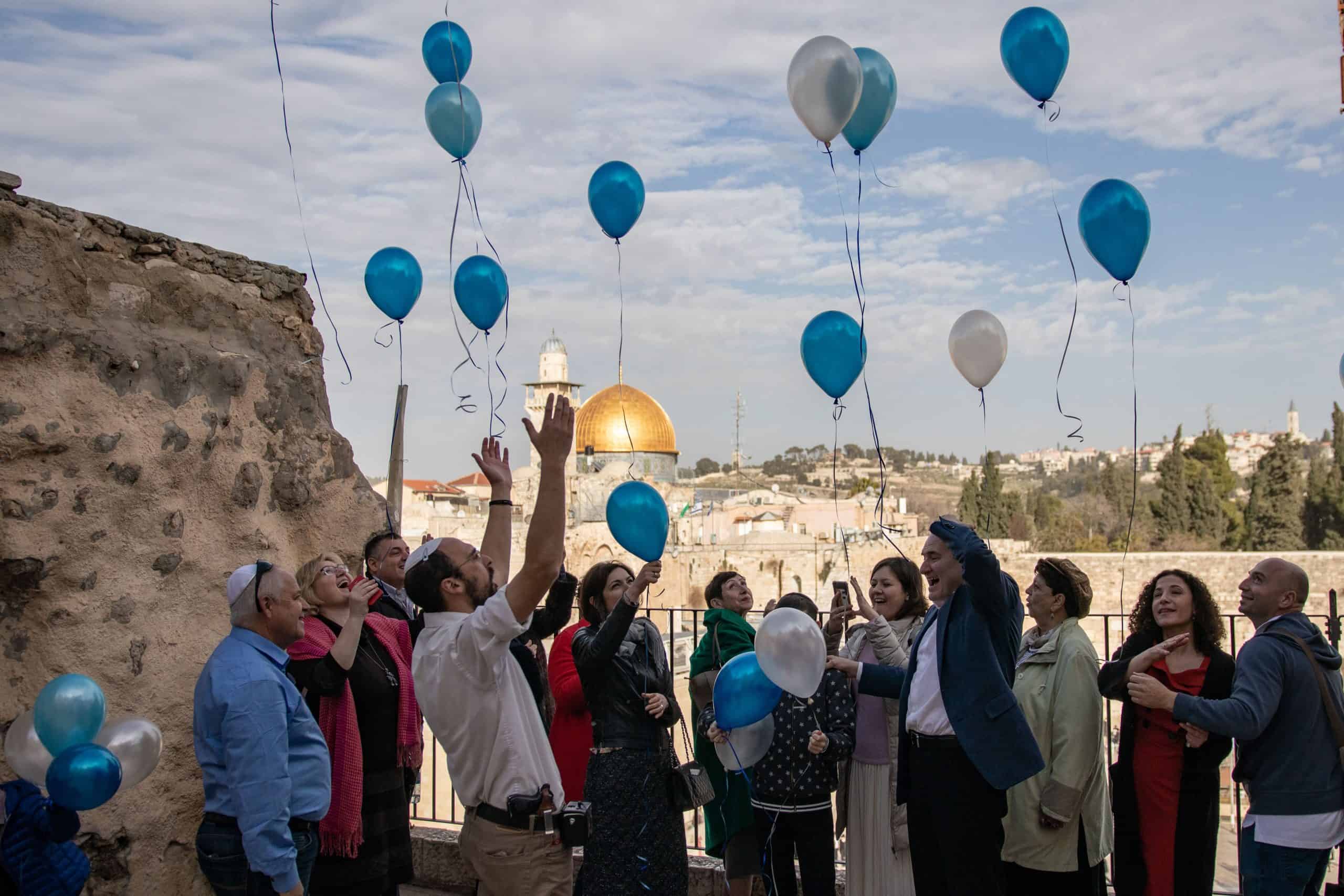 הפקת בר מצווה בכותל למשפחה מסורתית