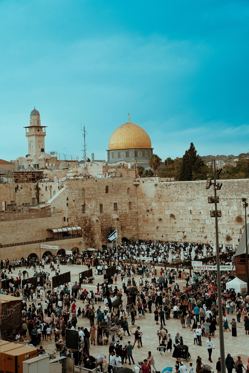 כמה עולה בר מצווה בכותל